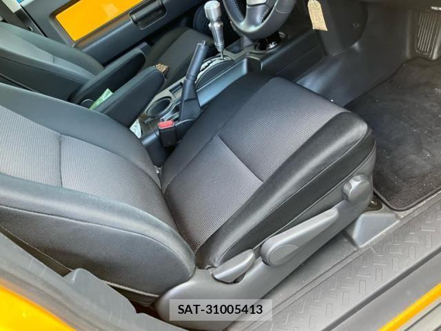 Toyota FJ CRUISER 2012-02 8371663-10