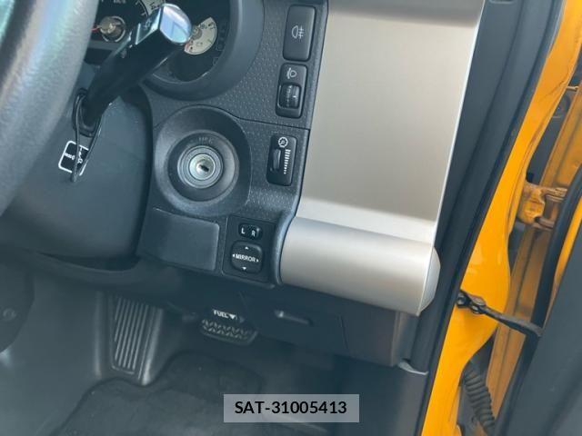 Toyota FJ CRUISER 2012-02 8371663-13