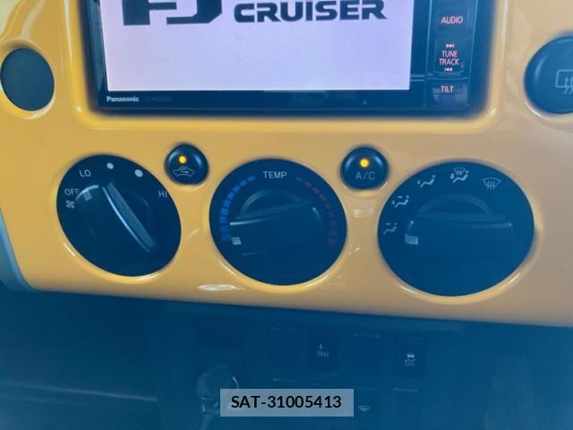 Toyota FJ CRUISER 2012-02 8371663-16