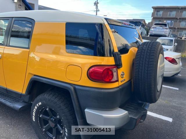 Toyota FJ CRUISER 2012-02 8371663-3