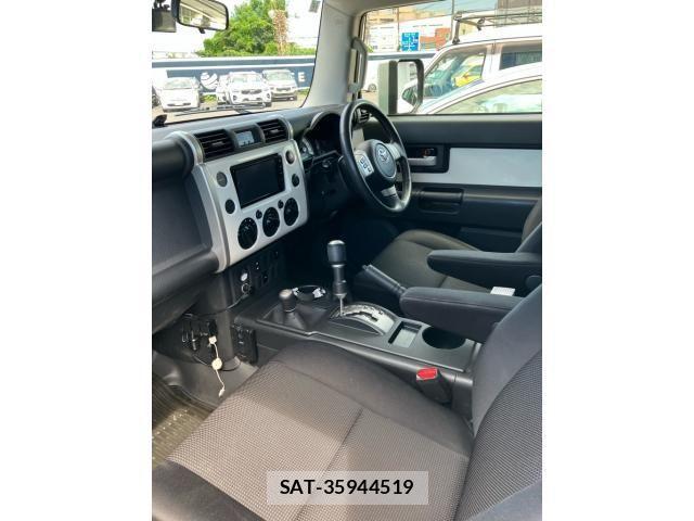 Toyota FJ CRUISER 2015-12 8412473-11
