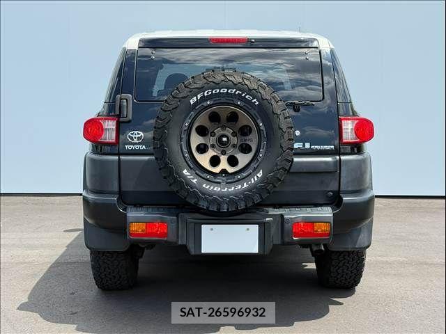 Toyota FJ CRUISER 2017-05 8561933-9