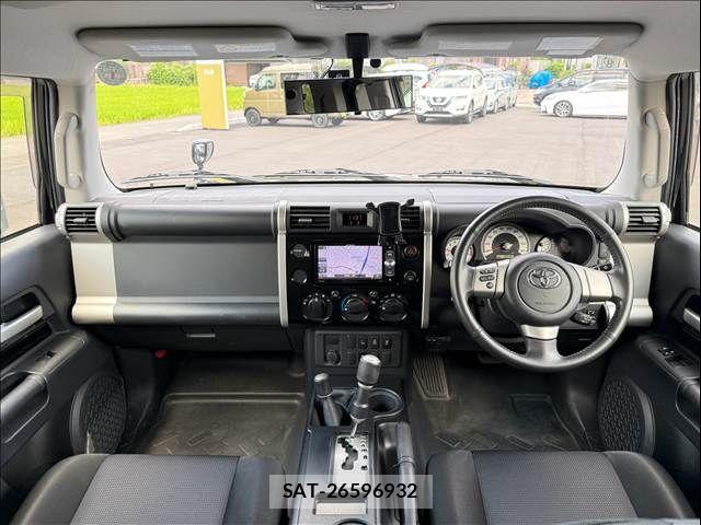 Toyota FJ CRUISER 2017-05 8561933-1