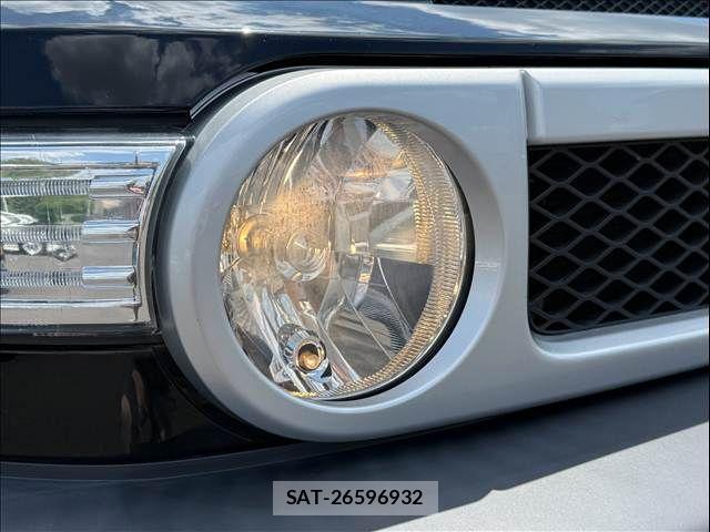 Toyota FJ CRUISER 2017-05 8561933-24