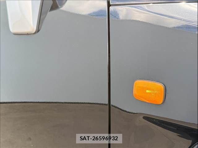 Toyota FJ CRUISER 2017-05 8561933-27