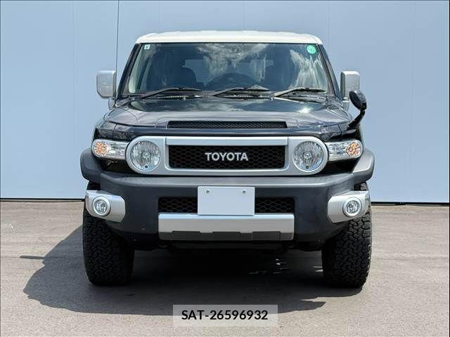 Toyota FJ CRUISER 2017-05 8561933-5