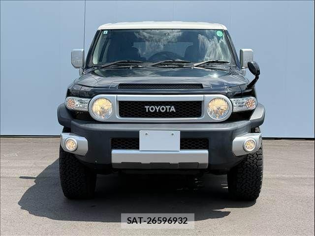 Toyota FJ CRUISER 2017-05 8561933-6