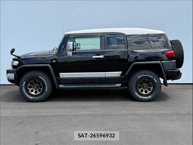 Toyota FJ CRUISER 2017-05 8561933-7
