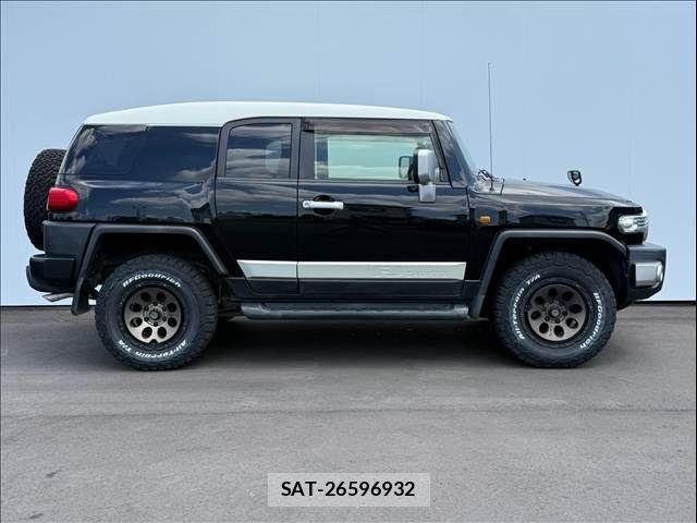 Toyota FJ CRUISER 2017-05 8561933-8