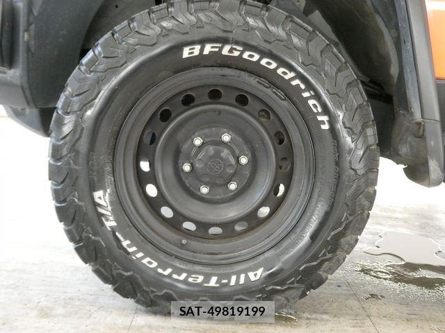 Toyota FJ CRUISER 2013-04 8561932-9