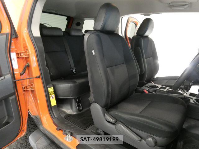 Toyota FJ CRUISER 2013-04 8561932-11