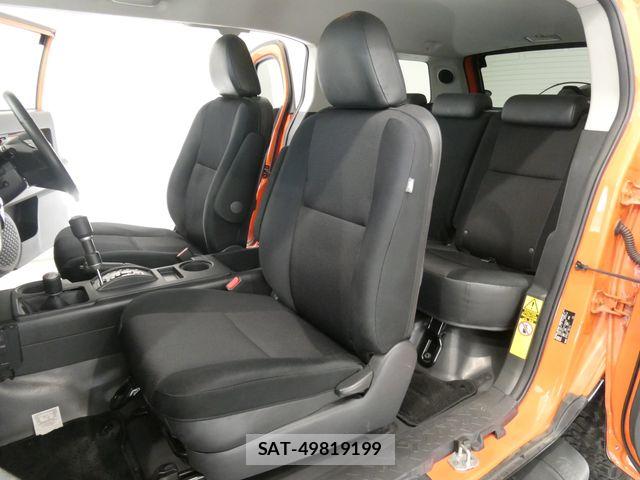 Toyota FJ CRUISER 2013-04 8561932-17