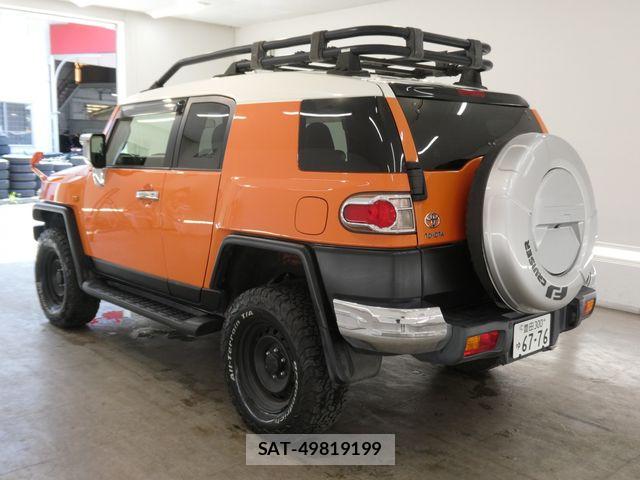 Toyota FJ CRUISER 2013-04 8561932-1