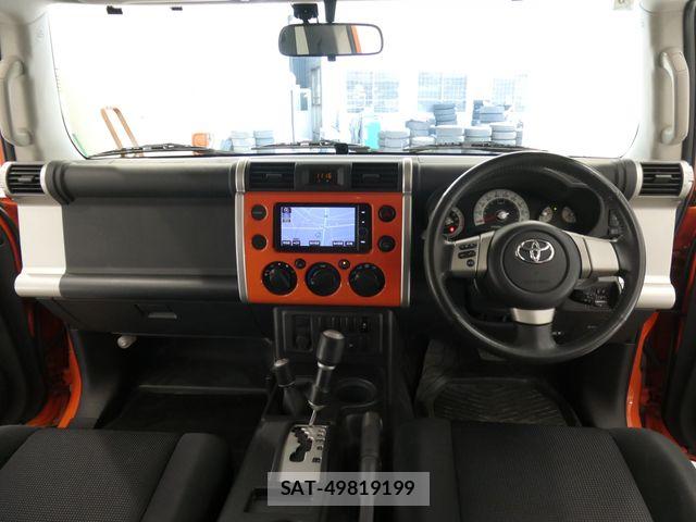 Toyota FJ CRUISER 2013-04 8561932-2