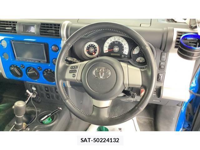 Toyota FJ CRUISER 2012-08 8561934-11