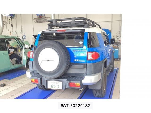 Toyota FJ CRUISER 2012-08 8561934-5