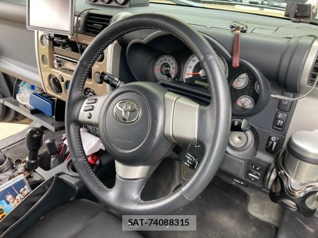 Toyota FJ CRUISER 2017-03 8626810-10