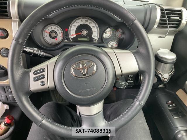 Toyota FJ CRUISER 2017-03 8626810-14