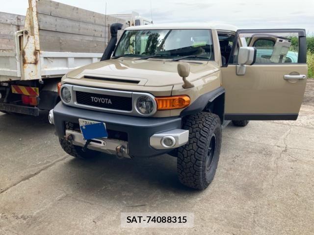 Toyota FJ CRUISER 2017-03 8626810-1