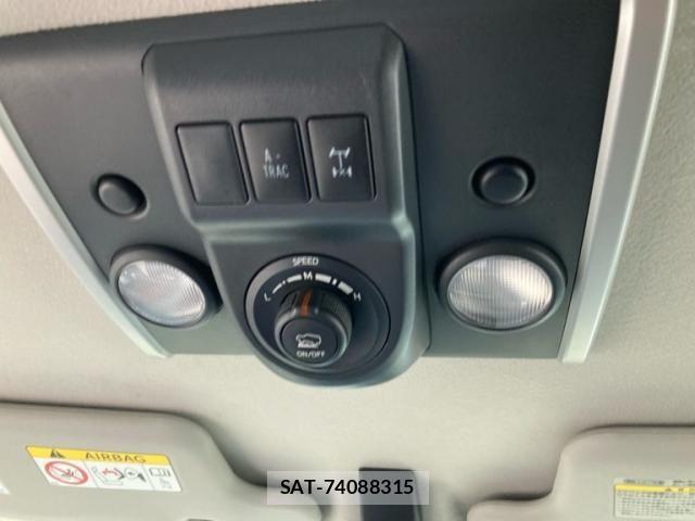 Toyota FJ CRUISER 2017-03 8626810-24