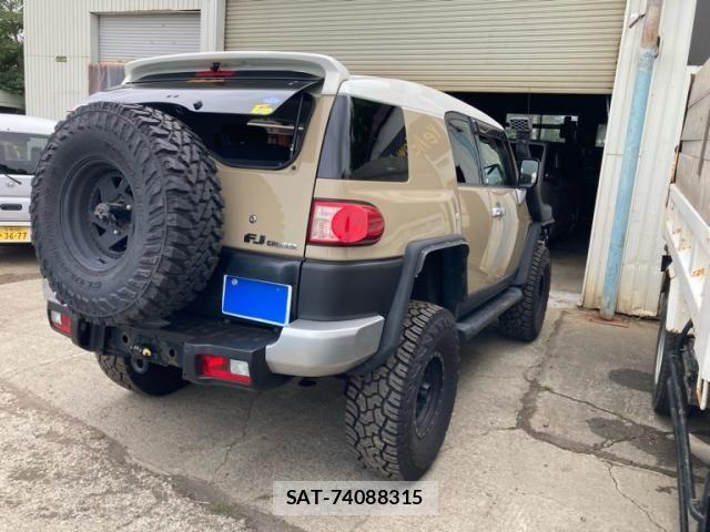 Toyota FJ CRUISER 2017-03 8626810-2