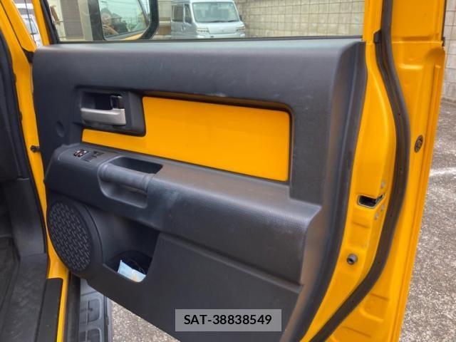 Toyota FJ CRUISER 2017-02 8626808-11