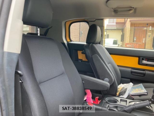 Toyota FJ CRUISER 2017-02 8626808-13