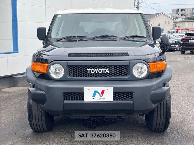 Toyota FJ CRUISER 2013-03 8626807-13