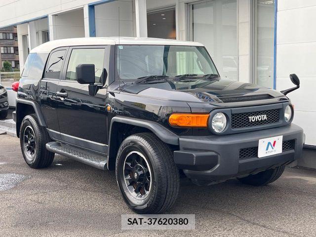 Toyota FJ CRUISER 2013-03 8626807-15