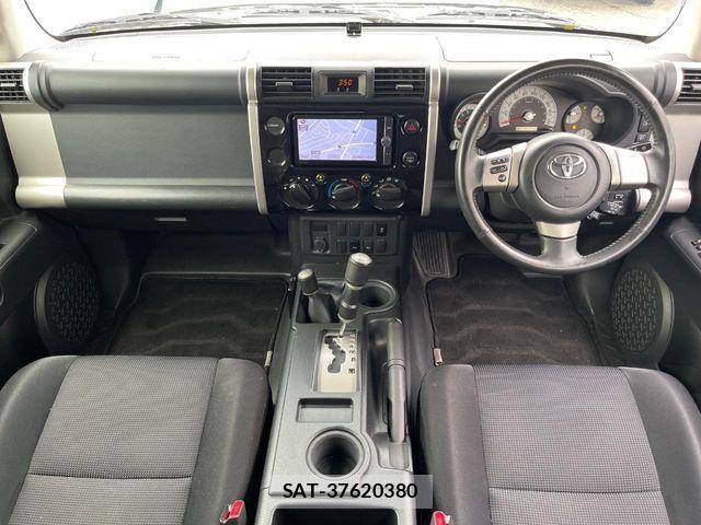Toyota FJ CRUISER 2013-03 8626807-1