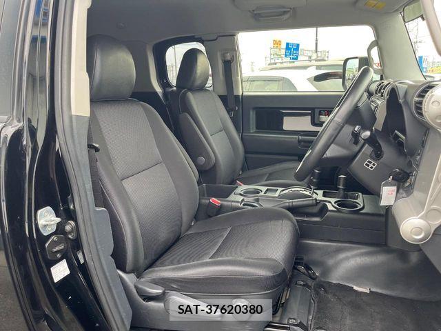 Toyota FJ CRUISER 2013-03 8626807-7