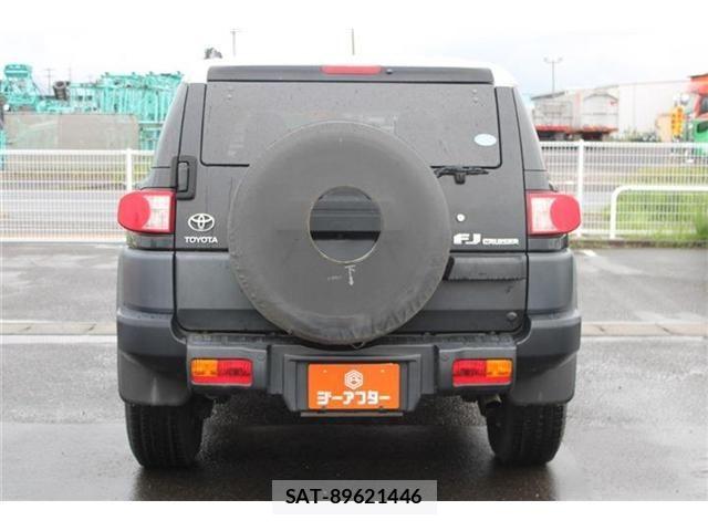 Toyota FJ CRUISER 2015-03 8659136-11