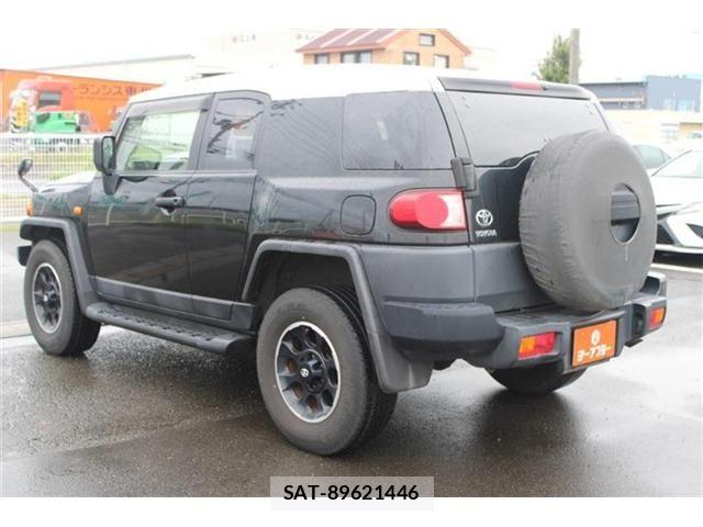 Toyota FJ CRUISER 2015-03 8659136-12