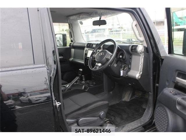 Toyota FJ CRUISER 2015-03 8659136-16