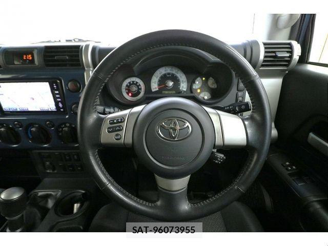 Toyota FJ CRUISER 2012-01 8659127-10