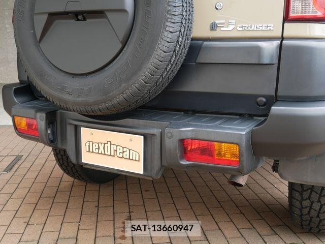 Toyota FJ CRUISER 2011-06 8666151-11