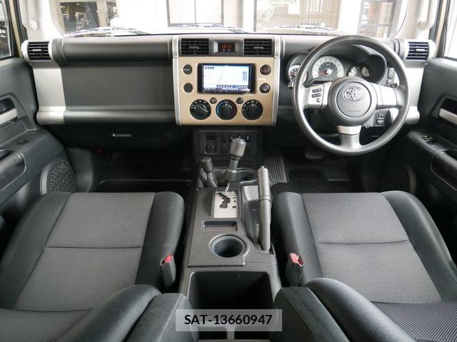 Toyota FJ CRUISER 2011-06 8666151-12