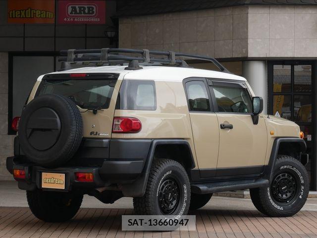 Toyota FJ CRUISER 2011-06 8666151-2