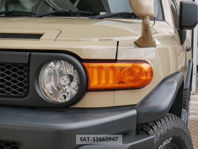 Toyota FJ CRUISER 2011-06 8666151-4