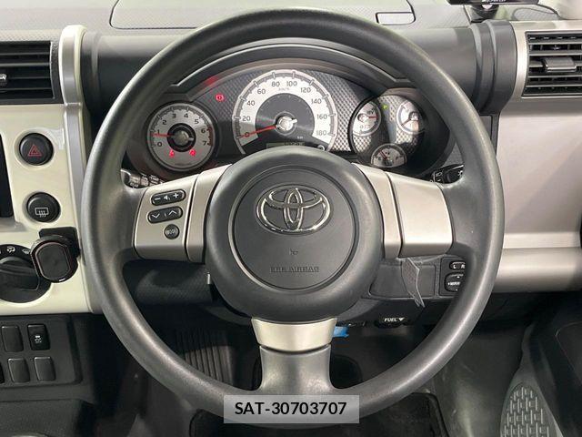 Toyota FJ CRUISER 2017-08 8742173-10