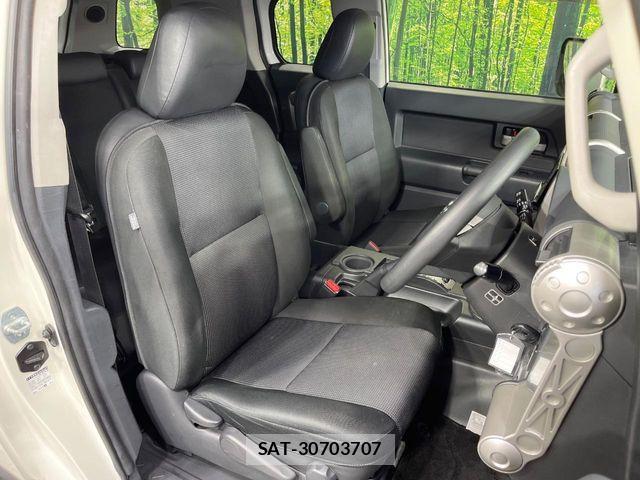 Toyota FJ CRUISER 2017-08 8742173-7