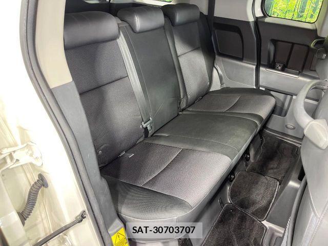 Toyota FJ CRUISER 2017-08 8742173-8