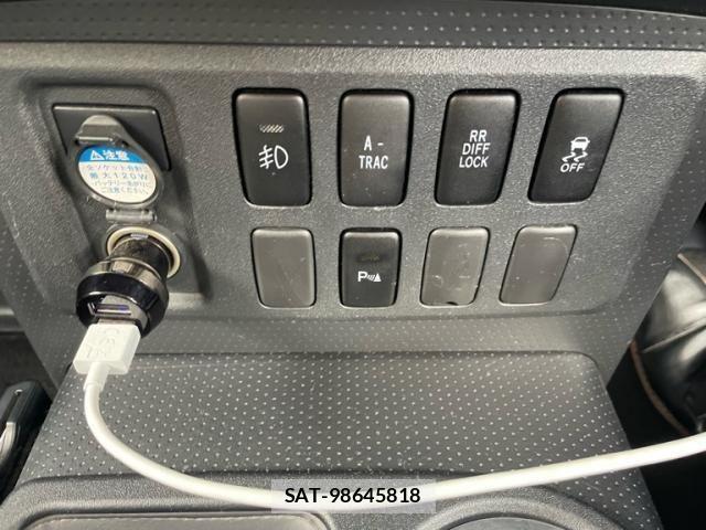 Toyota FJ CRUISER 2012-04 8742175-19