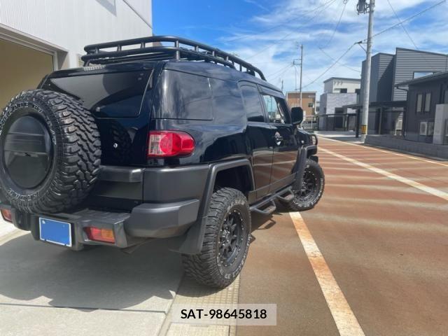 Toyota FJ CRUISER 2012-04 8742175-2