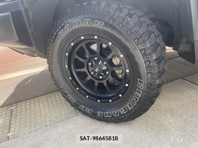 Toyota FJ CRUISER 2012-04 8742175-8