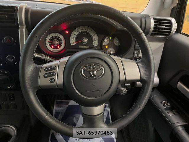 Toyota FJ CRUISER 2014-02 8742174-10