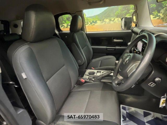Toyota FJ CRUISER 2014-02 8742174-7