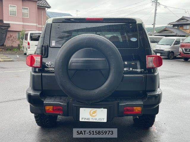 Toyota FJ CRUISER 2015-01 8742176-23