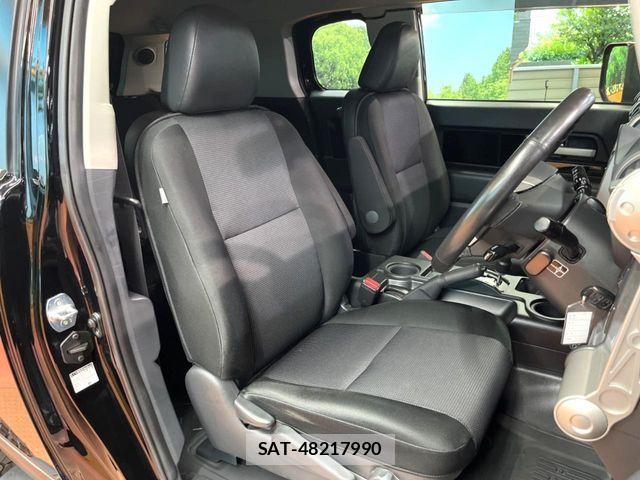Toyota FJ CRUISER 2017-11 8795976-7