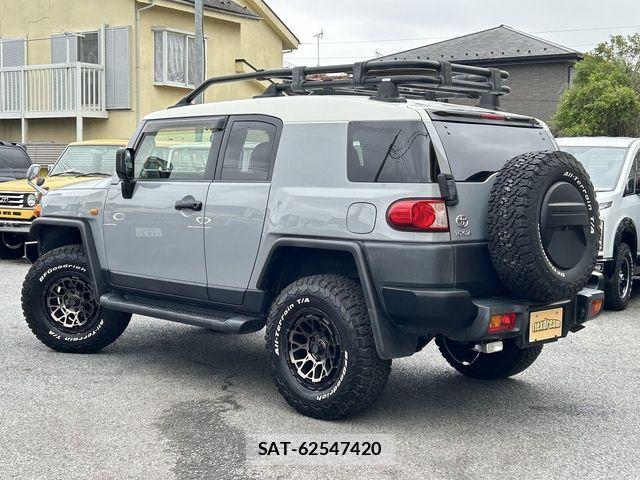 Toyota FJ CRUISER 2017-05 8829085-2